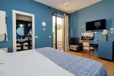 Rarity Suites - 33