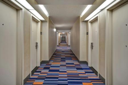 Hampton Inn Ny-Jfk - 16