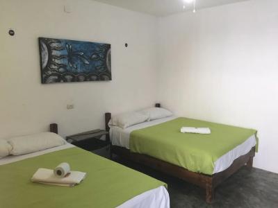 Emotion & Hostal - 4