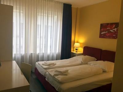 Barcelona Bed & Breakfast - 13