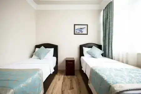 White Pearl Apart - 9