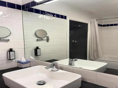 Best Western Plough & Harrow - 74