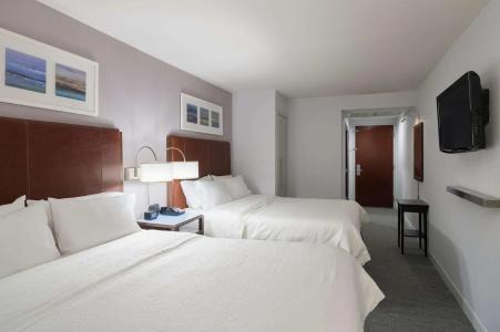 Hampton Inn Seaport Financial District - 39