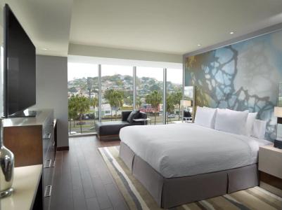 Courtyard by Marriott Queretaro - 4