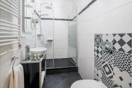 Best Western Plus Celebrity Suites - 36