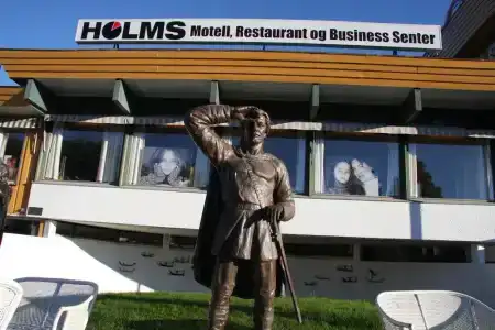 Holms Motel - 0