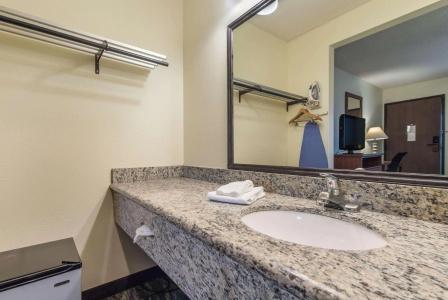 Quality Inn - 9