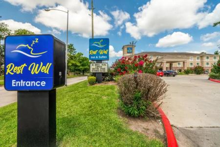 Restwell Inn & Suites I-45 North - 13