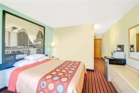 Super 8 by Wyndham San Antonio/Fiesta - 13