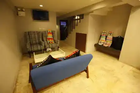 Oyo 501 At Night Hostel - 10