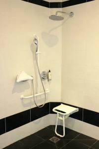 Best Western Le Cheval Blanc -Centre- Vieux Port - 86