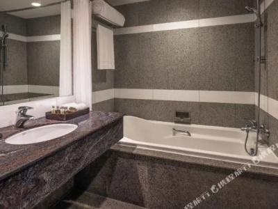 DoubleTree by Hilton Bangkok Ploenchit - 46