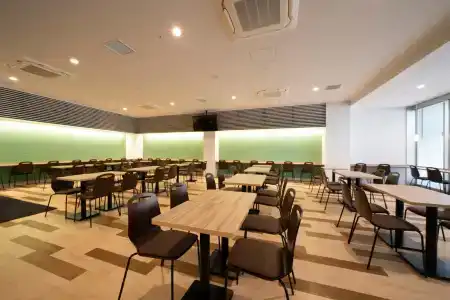 r&b Hakata Ekimae 2 - 8