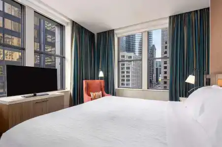 Hilton Garden Inn- Chicago Central Loop - 6