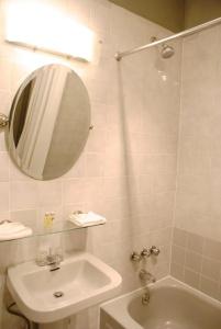 Off Soho Suites - 9
