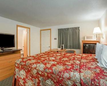 Rodeway Inn - 18