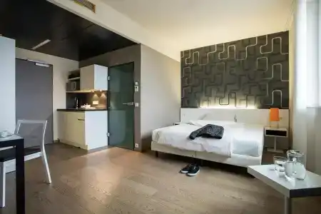 harry's home & - 35