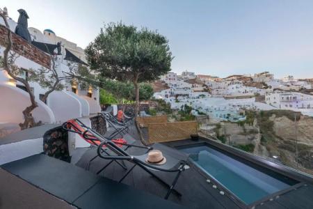 Pearl of Caldera Oia - Boutique by Pearl Collection - 58