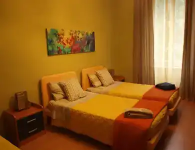 Duca's Guest House - 10