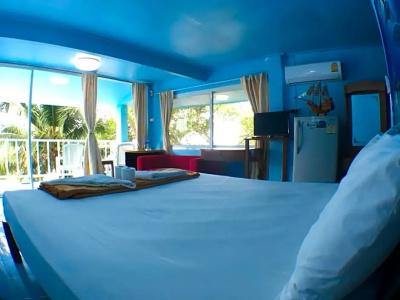 Naiharn On The Rock Resort Phuket - 40