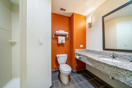 Restwell Inn & Suites I-45 North - 54