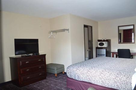 Economy Inn - 4