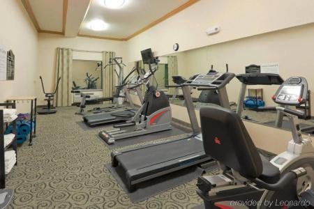 Holiday Inn Express & Suites Central - 17