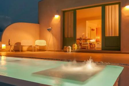 Neptune Luxury Suites - 18