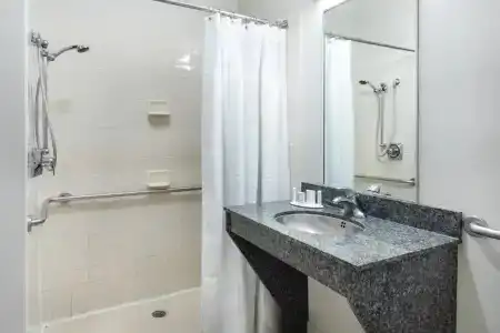 Hilton Garden Inn - 31