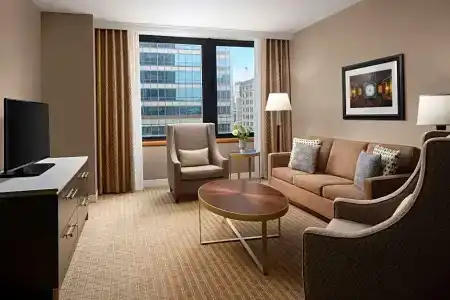 Hilton Indianapolis & Suites - 49