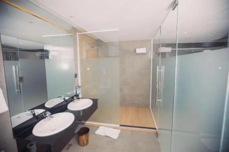 Giraffe Ocean View - 27