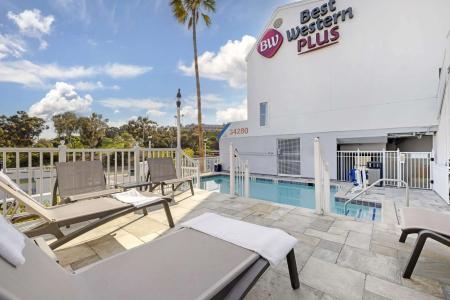 Best Western Plus Marina Shores - 22