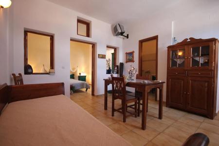 Vrachia Studios & - 4