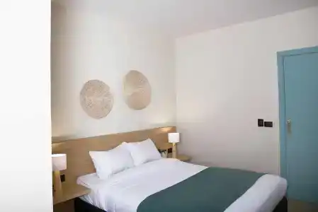 Redcon Suites - 261
