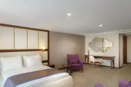 Ramada Plaza By Wyndham - 37