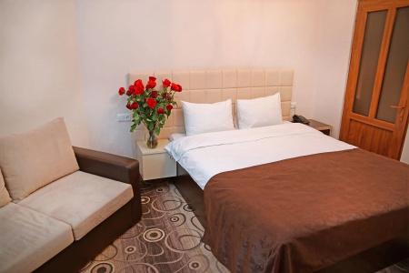 Highway Guest House - 14