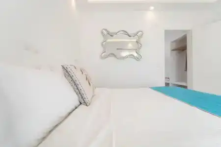 Bella Santorini - 44