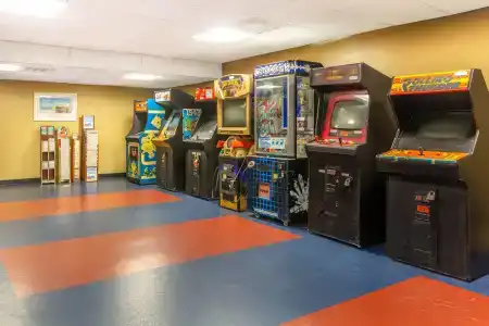 Ramada Plaza by Wyndham Virginia Beach - 15