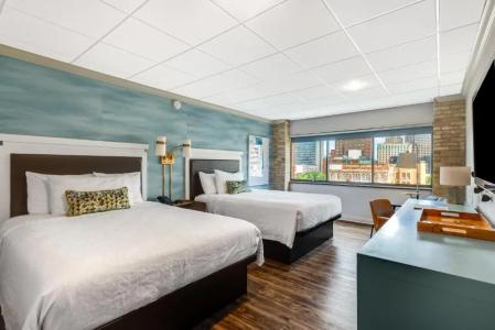 Riverwalk Plaza - 44