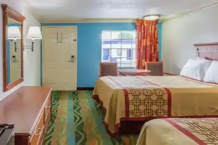 Days Inn by Wyndham Virginia Beach Town Center - 23
