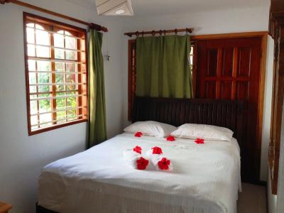 Beau Vallon Bungalows - 3