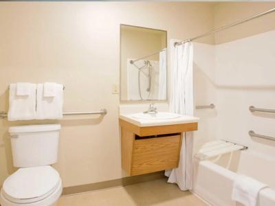 WoodSpring Suites - 15