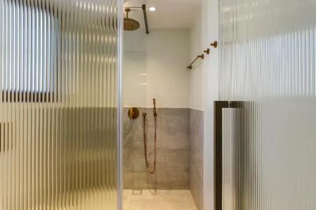 Charisma and Wellness Suites - 102