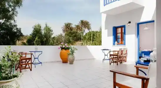 Eleni - 17