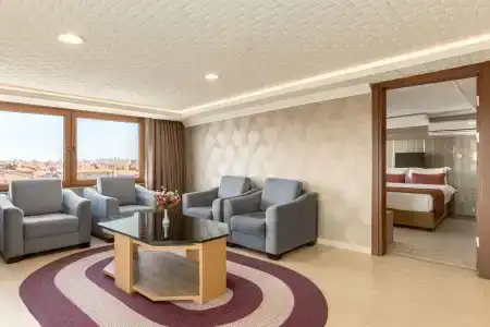Ramada Usak - 5