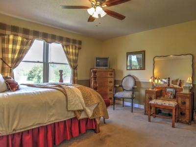 Blue Mountain Mist Country Inn - 84