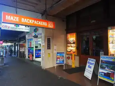 Maze Backpackers - - 0