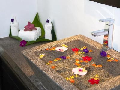 The Oasis Harbor - 14