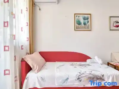 Elena - 177