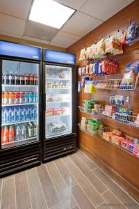 Hampton Inn Boston Logan Airport - 12